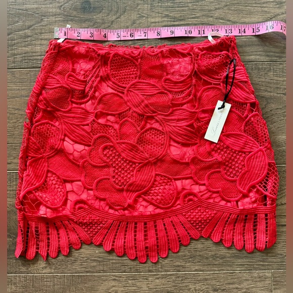 NWT Lovers + Friends Daycation Lace crop Top and Skirt Set Size Small Red - Picture 8 of 9